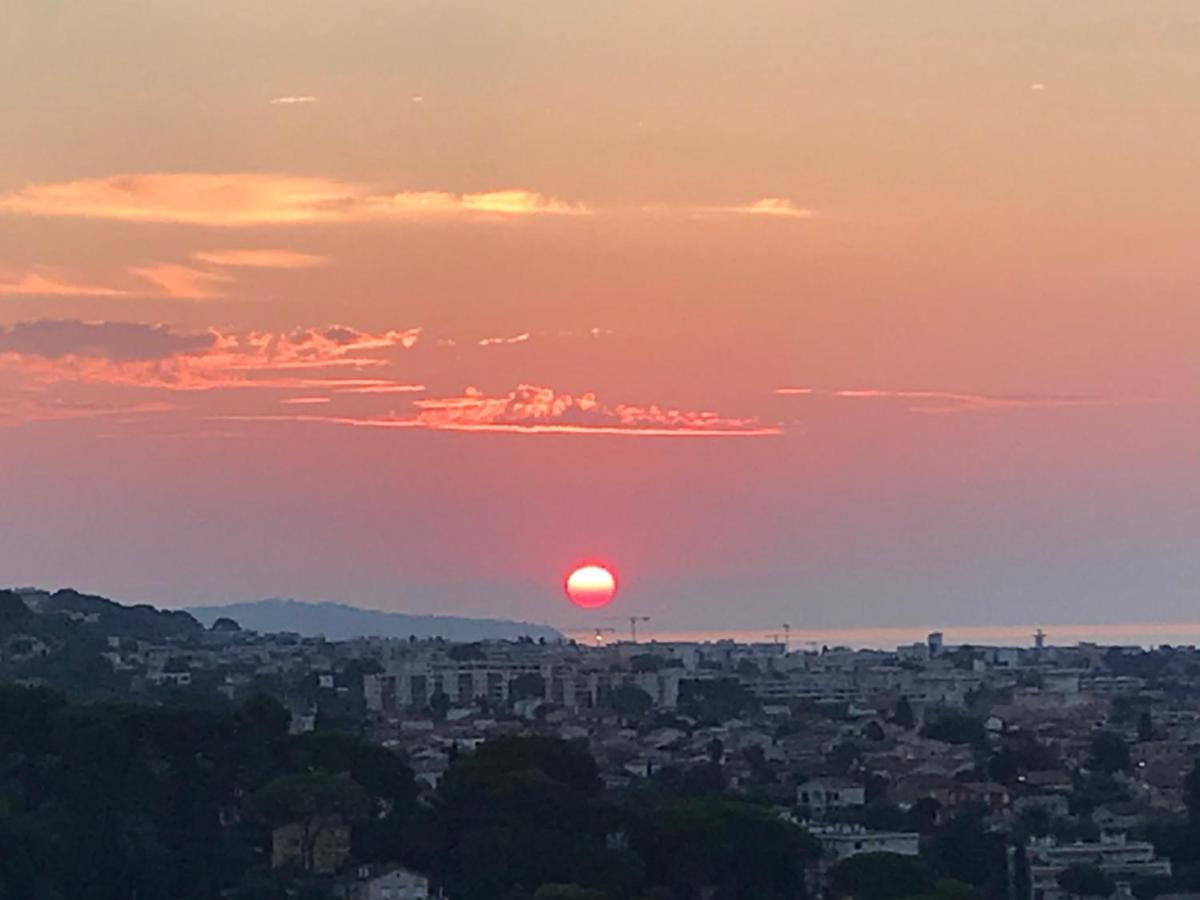 Appartamento Bed & Breakfast Les Hauts De Cagnes Vue Mer Et Montagne Esterno foto